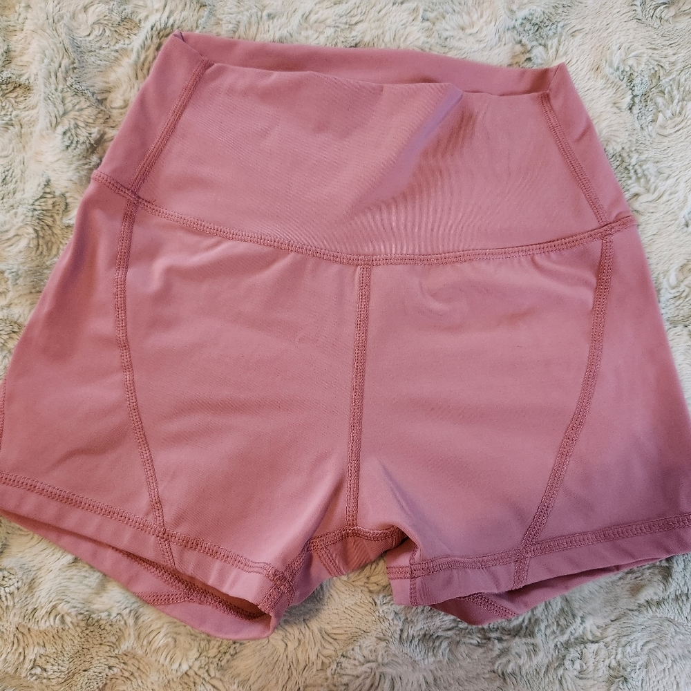 Primitive shorts